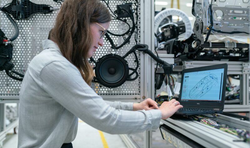 Zeven op tien technische organisaties vinden dat er te weinig vrouwen in de techniek werken